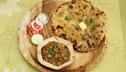Aloo-mint-paratha-and-Chana-masala.