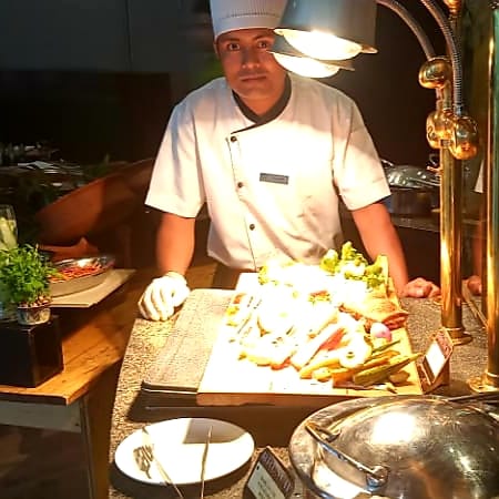 Pahadi-Chef-Deven-and-his-Kitchen.