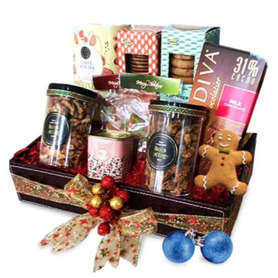 Hamper-Making-and-Fmcg-business.